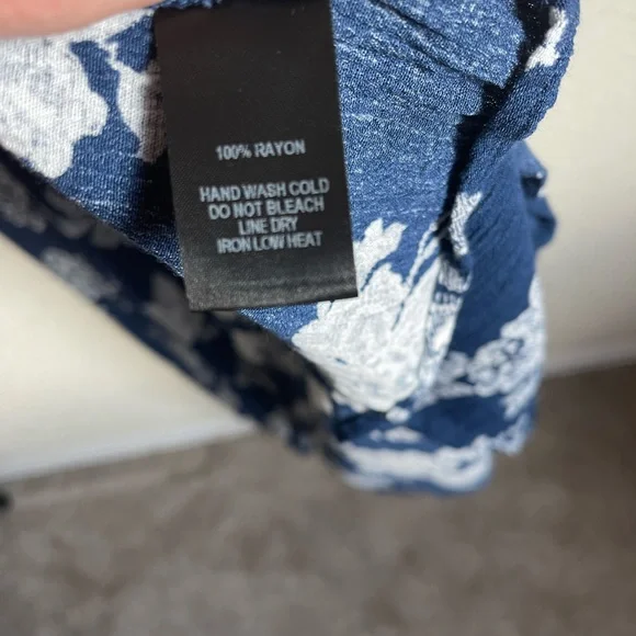 Lulu’s true wrap dress - Picture 7 of 7